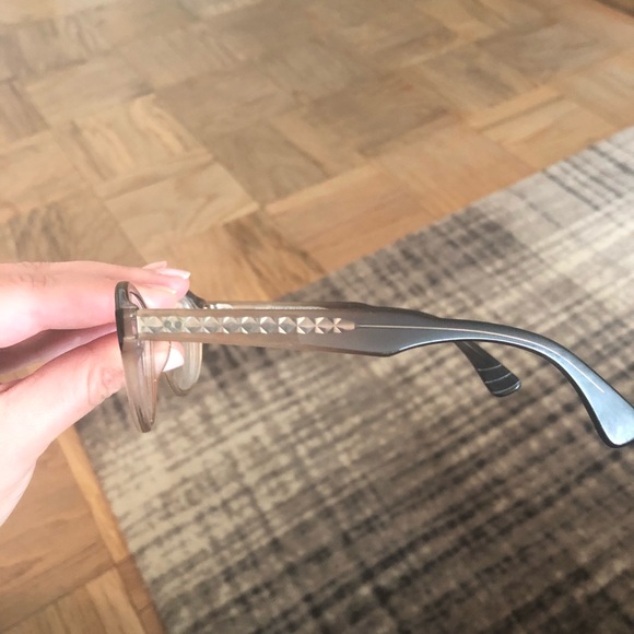 Glasses - Picture 2 of 4